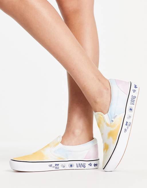 Vans – ComfyCush Slip-On – Pastellfärgade, batikmönstrade sneakers i loaferstil 
