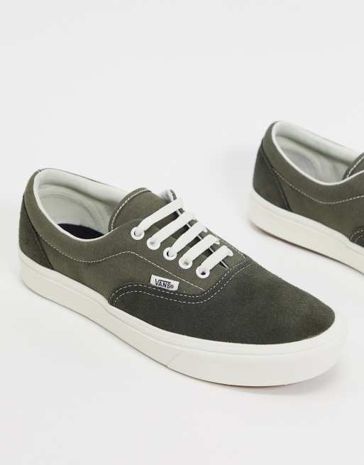 Vans store comfycush suede