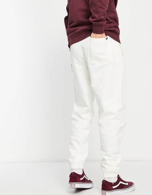 White vans hot sale with joggers