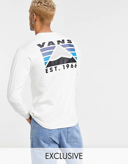 Vans - Cremefarvet langærmet T-shirt med bjergprint på ryggen - Kun hos ASOS