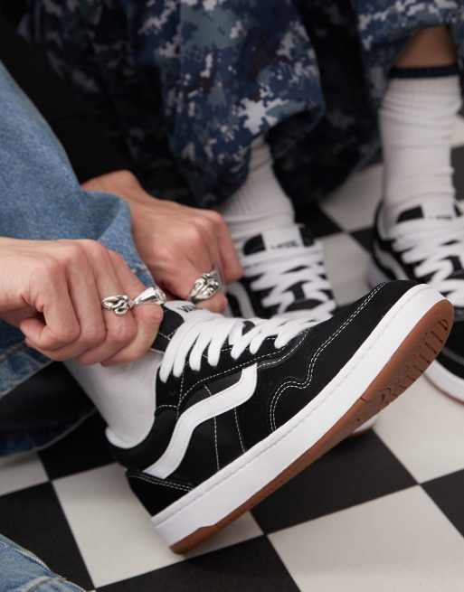 Vans – Cruze 3.0 – Czarno-białe zamszowe buty sportowe, 4 z 4
