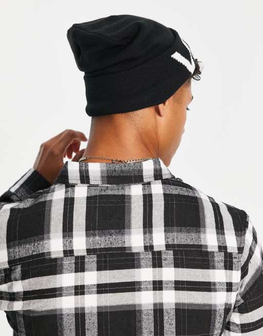 Vans Drop V cuff black in beanie | ASOS