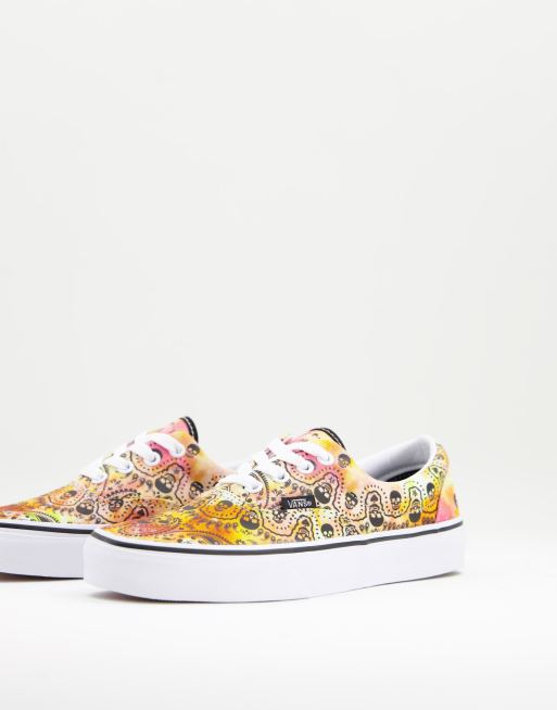 Vans – Era – Orange, bandanamönstrade sneakers