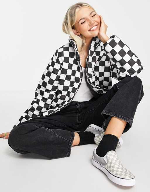 Vans - Foundry - Gewatteerd jack met print in wit en zwart 