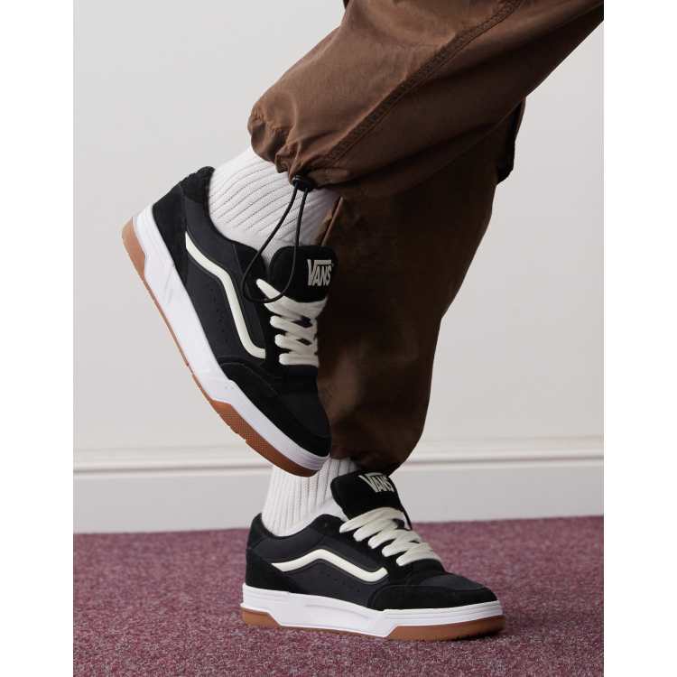 Vans Hylane sneakers in nineties black | ASOS