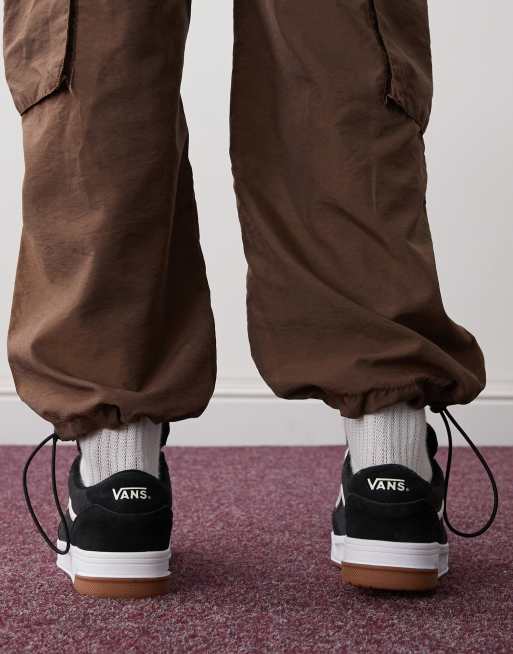 Vans Hylane sneakers in nineties black, 2 of 5