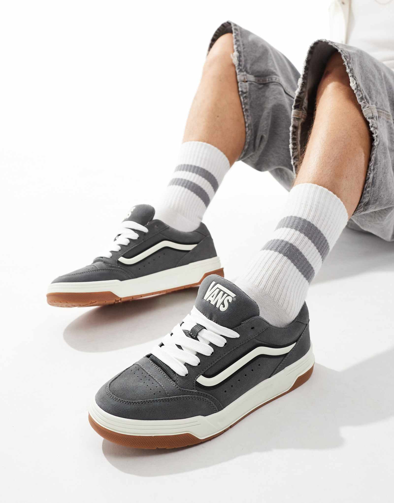 Кеды Vans Hylane в оловянно-черном цвете