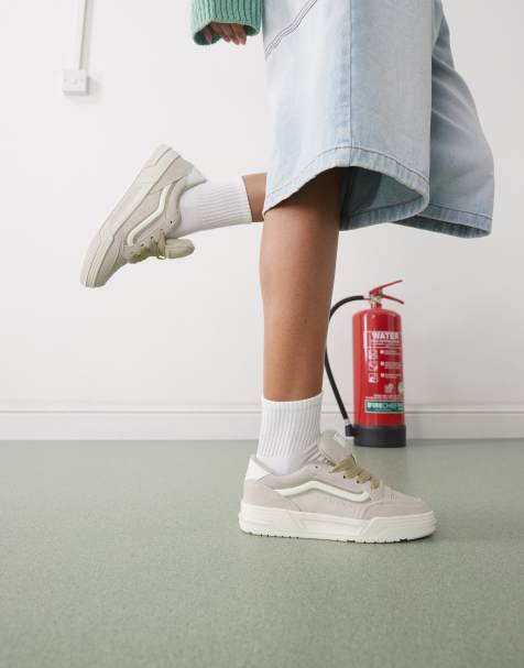 Vans – Hylane – Wildleder-Sneaker in Hellbraun mit dicker Sohle - view 1