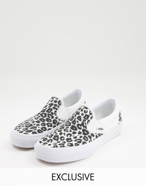 Vans - Instapsneakers met dierenprint in wit, exclusief bij ASOS