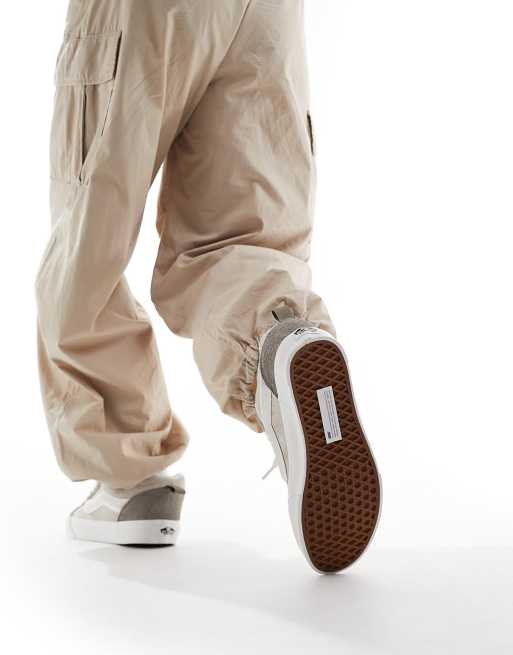 Vans – Knu Skool – Sneaker aus flauschigem Wildleder in Steinbeige, 3 von 5