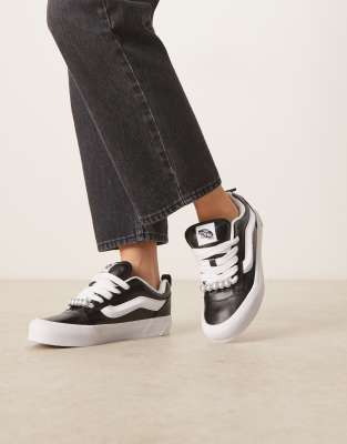 Vans - Knu Skool - Sneaker aus schwarzem und weißem Leder mit Metallic-Detail