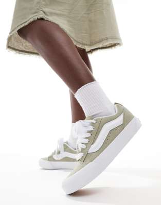 Vans - Knu Skool - Sneaker in Hellbeige mit dicker Sohle-Weiß