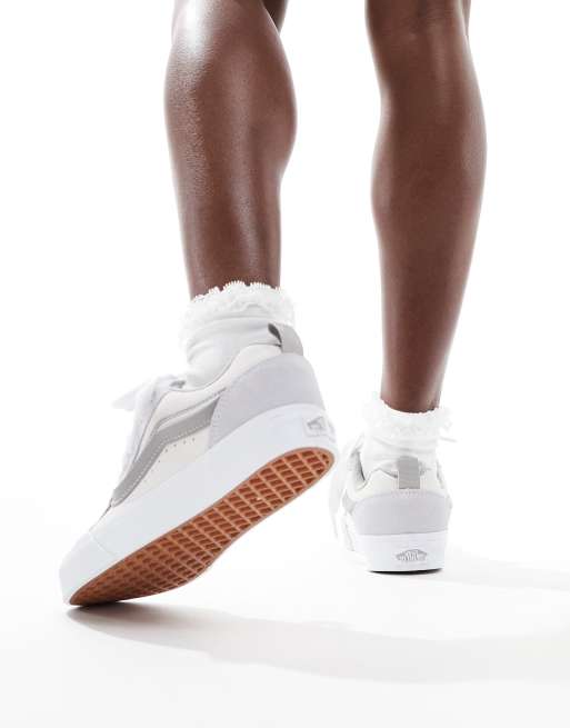 Vans – Knu Skool – Sneaker in Hellgrau und anderen Grautönen mit dicker Sohle