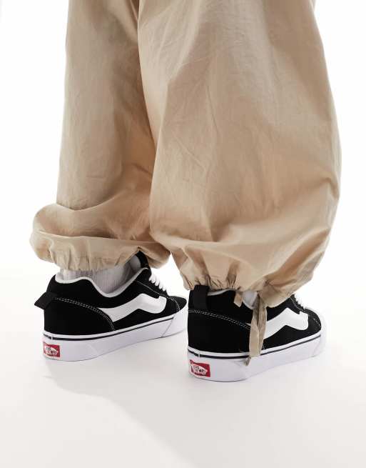 Vans – Knu Skool – Sneaker in Schwarz und Weiß , 4 von 5