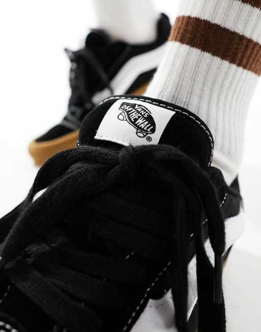 Vans Knu Skool sneakers in black and gum, 4 of 5
