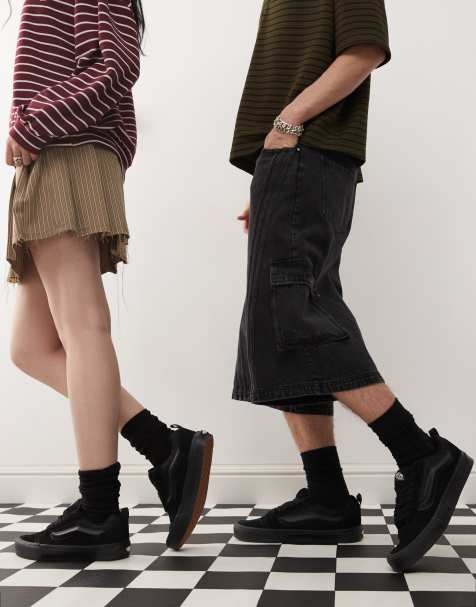 Vans - Knu Skool - Sneakers met dikke zool in drievoudig zwart - view 1