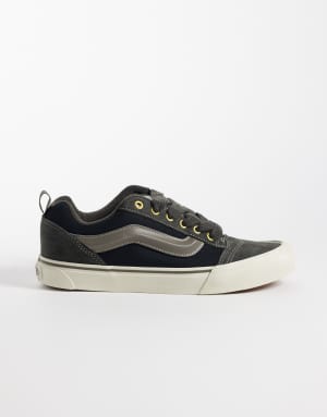 Vans Knu Skool trainers in black and grey
