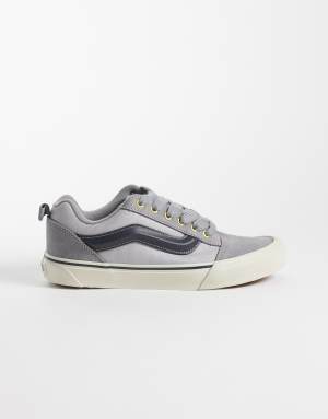 Vans Knu Skool trainers in grey