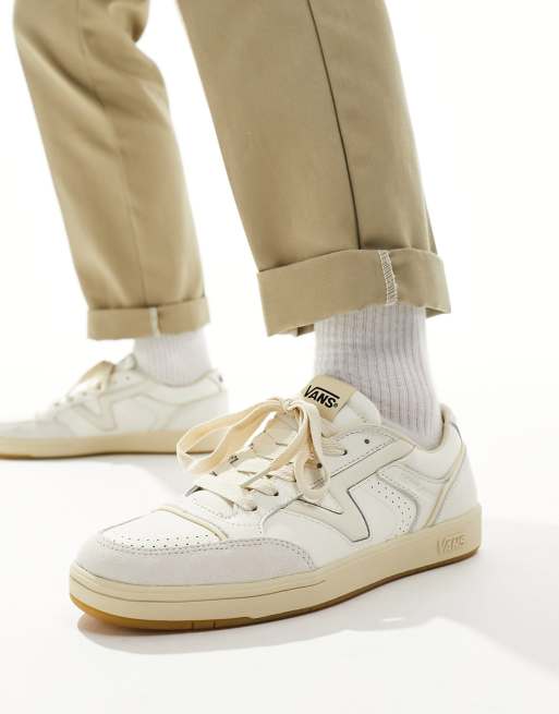 Vans – Lowland – Naturvita och ljusbruna träningsskor