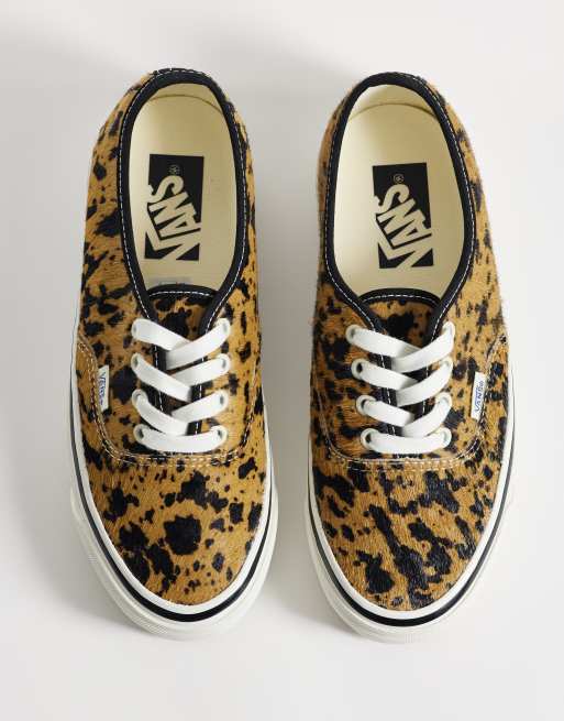 Vans LX Authentic 44 sneakers met koeienprint, 3 van 5
