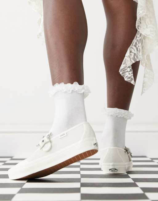 Vans Mary Jane canvas sneakers in white with star buckle detail, 4 of 4