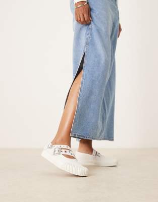 Vans Mary Janes With Buckle Detail Straps In White