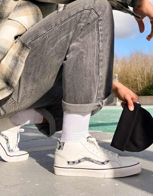 Vans bleu et grise ou rose et outlet blanche