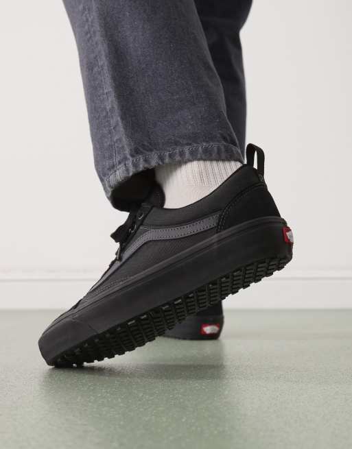 Vans – MTE Old Skool – Isolierte Sneaker in Triple-Schwarz, 3 von 5