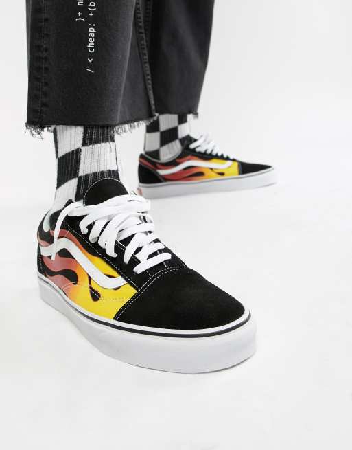 Vans noir shop avec des flammes