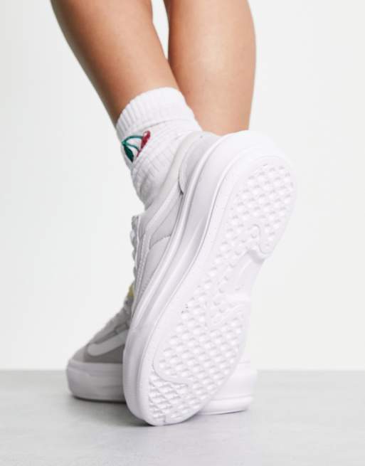 Vans – Old Skool Overt – Sneaker in Hellgrau und Weiß , 2 von 4