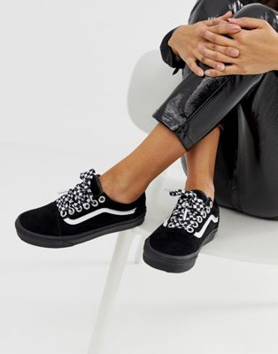 Vans – Old Skool Premium – Svarta sneakers med rutiga skosnören