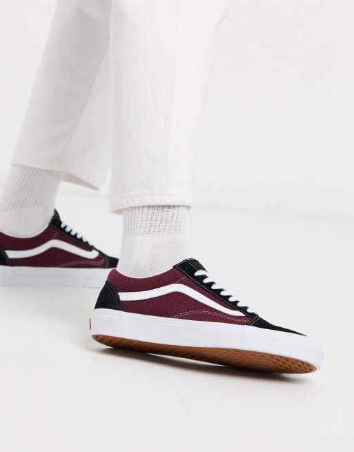 Vans Old Skool sneaker in black/burgundy