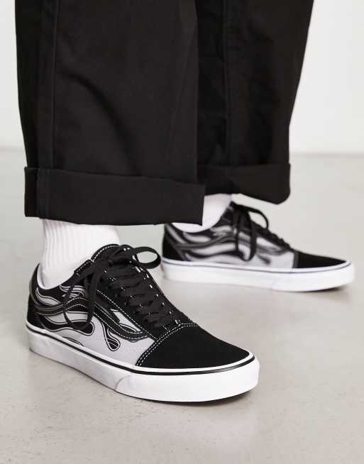 Vans Old Skool Sneaker in Schwarz mit reflektierendem Flammen Print