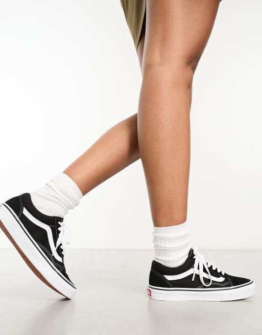 Vans tumblr hotsell black and white