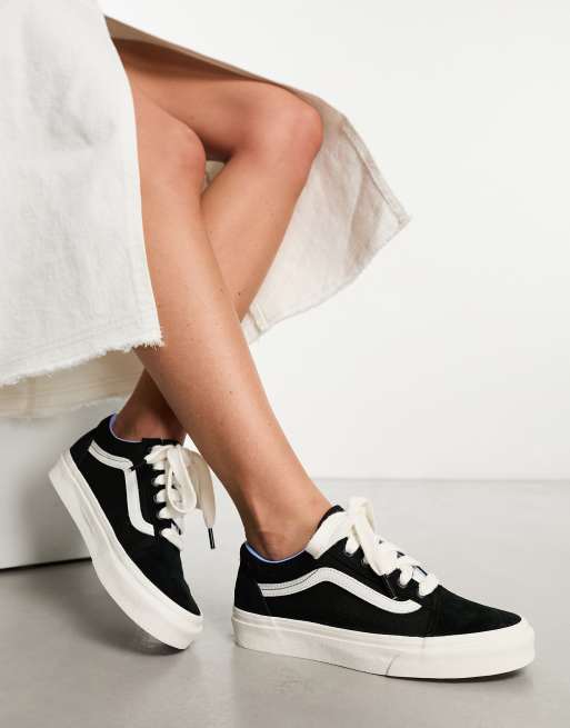 Vans Old Skool sneakers in black with oversized laces