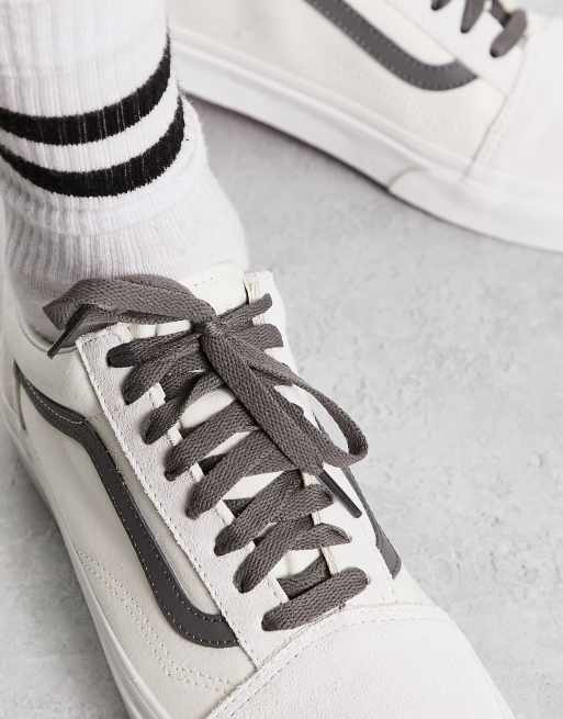 Vans old skool sneakers in off white with gray side stripe ASOS