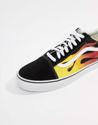 vans nere con fiamme