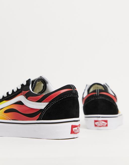 vans nere con fiamme