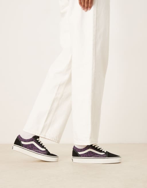 Vans – Old Skool – Svarta och lila, leopardmönstrade sneakers, 3 av 5