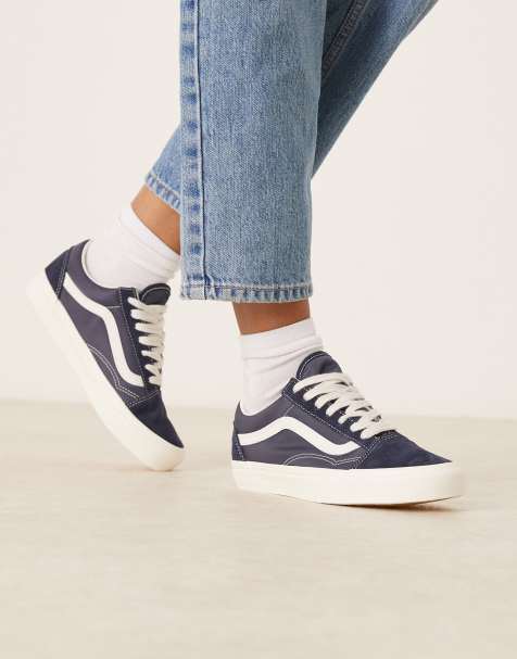 Vans Old Skool trainers in dark navy with off white detailing - view 1