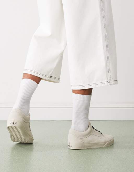 Outfit White Vans Old Skool Vans Old Skool White With Shorts Vans