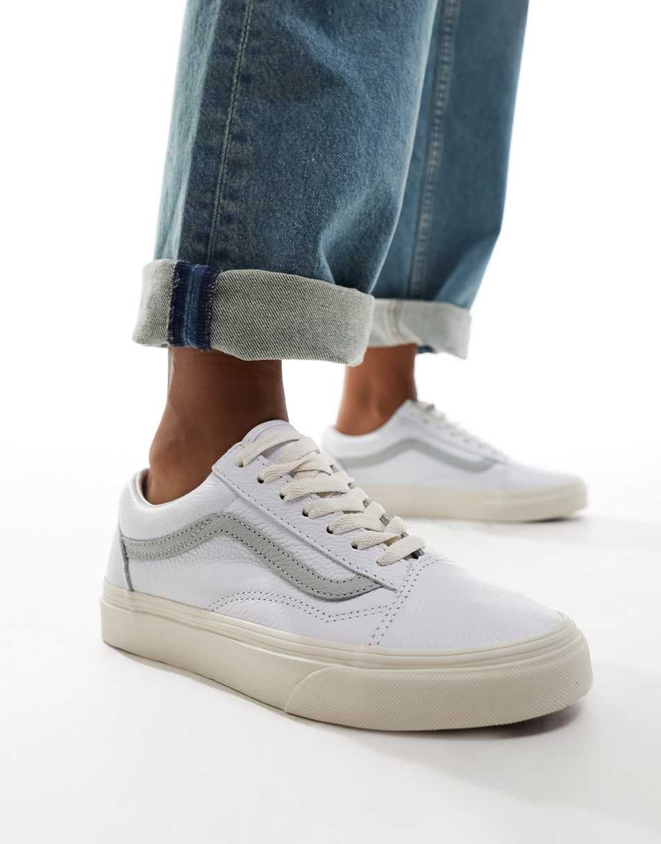 Vans Old Skool trainers in vintage white with grey pop