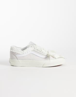  Old Skool trainers  with lace detail