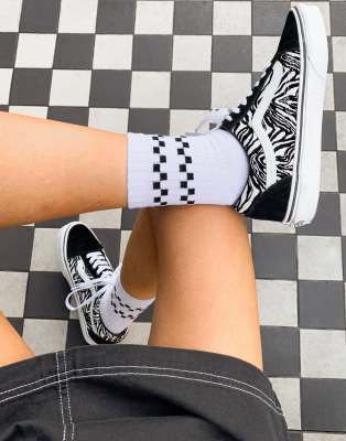 vans old skool trainers in zebra print