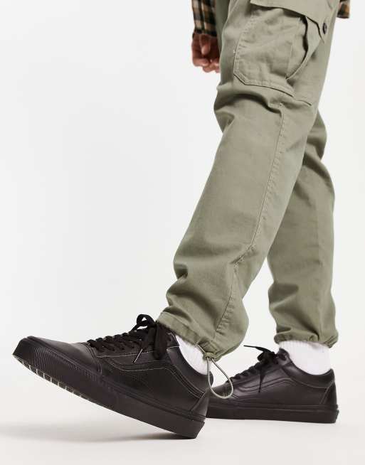 Vans – Old Skool – Trippelsvarta sneakers i läderimitation 