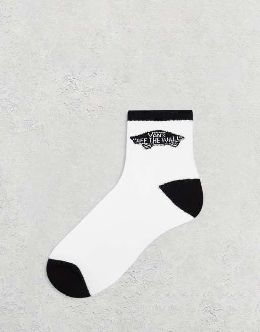 Black vans hotsell white socks