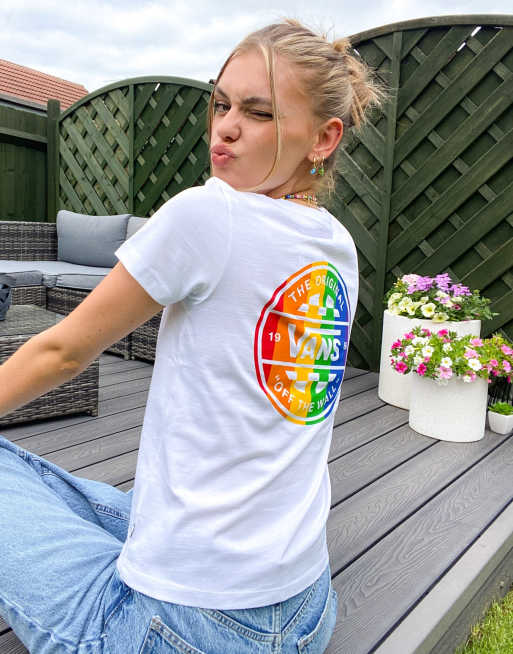 Vans – Pride Prism – Biały T-shirt ze wzorem na plecach