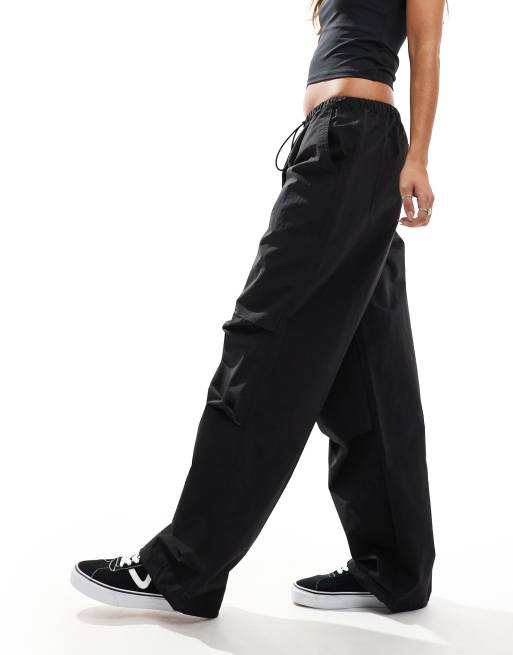 Vans riley parachute trousers in black, 2 of 5