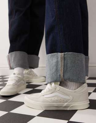 Vans – Rowley Classic – Naturvita sneakers i mocka - view 1