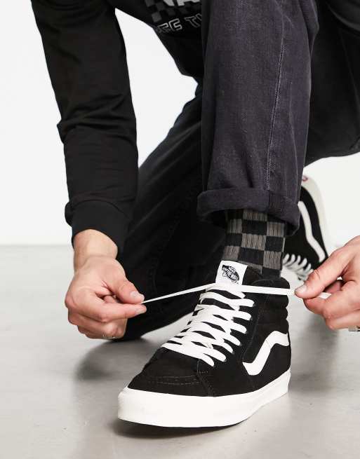 Vans - SK8-Hi - Sorte sneakers i ruskind 